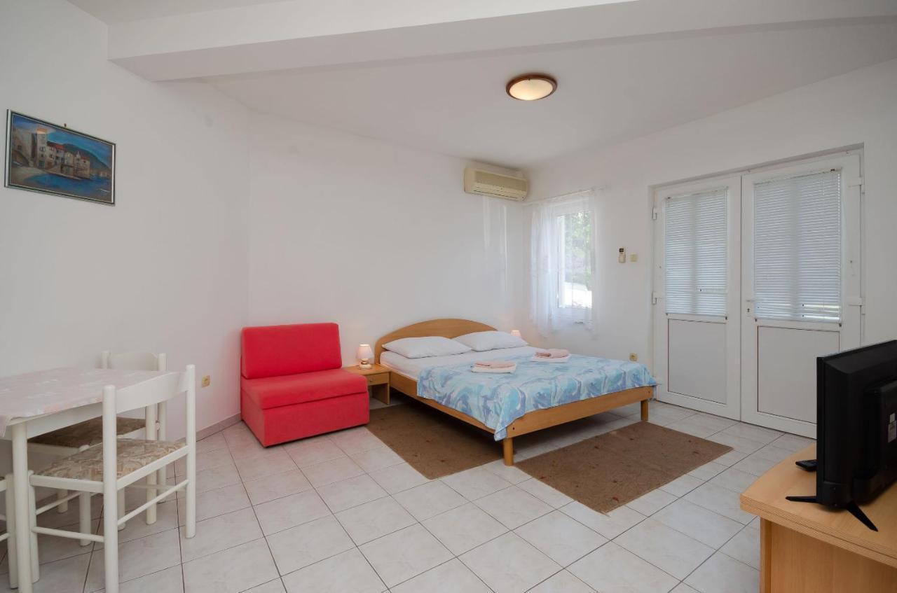 Apartments Branimir ノヴィ・ヴィノドロスキー エクステリア 写真